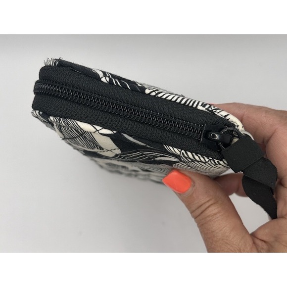 Vera Bradley Black/Wht Floral Zip Around Wallet  Multiple Compartments - Picture 5 of 12